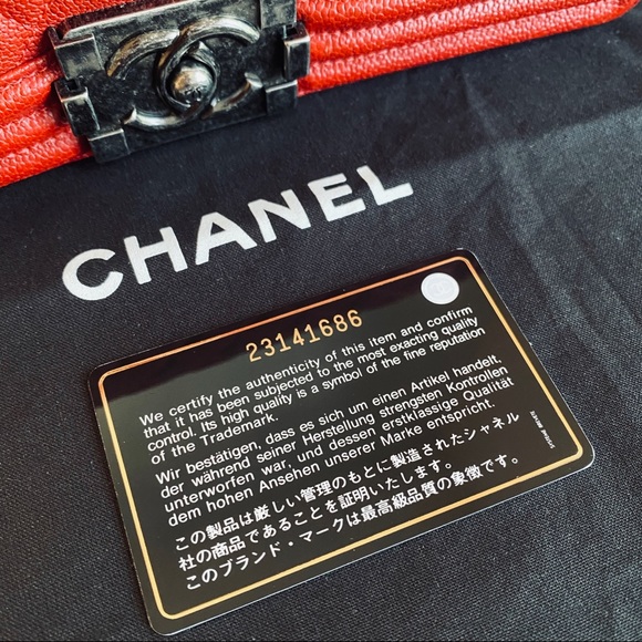 CHANEL Boy Flap Bag - Medium - Picture 12 of 12